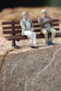 債務整理を行う年金受給者のための手続きはどのように進めるべき？