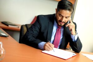 債務整理を弁護士に依頼する際の費用相場はどのくらい？